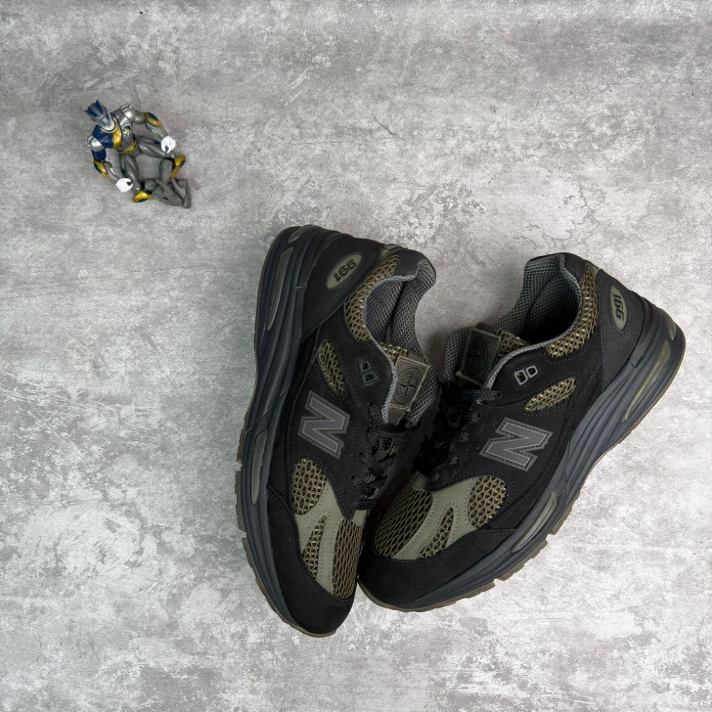 New Balance 991v2 x Stone Island
