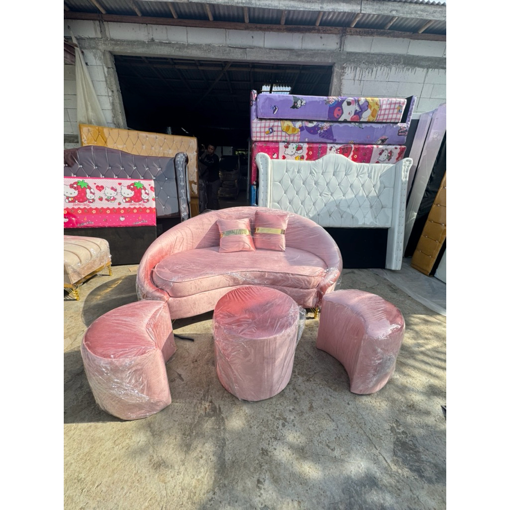 Sofa Moon Pink Custom warna / Bahan Velvet Bludru Premium anti brudul