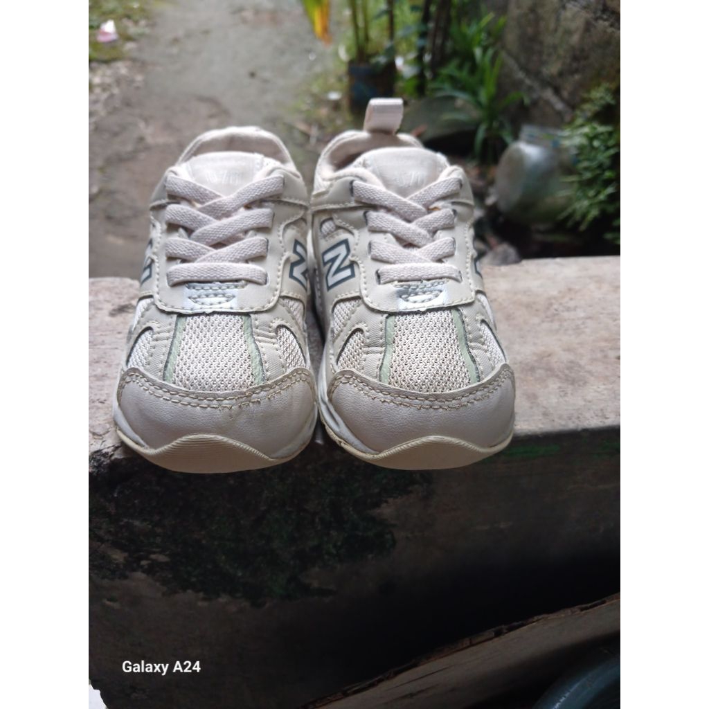 sepatu anak new balance 878
