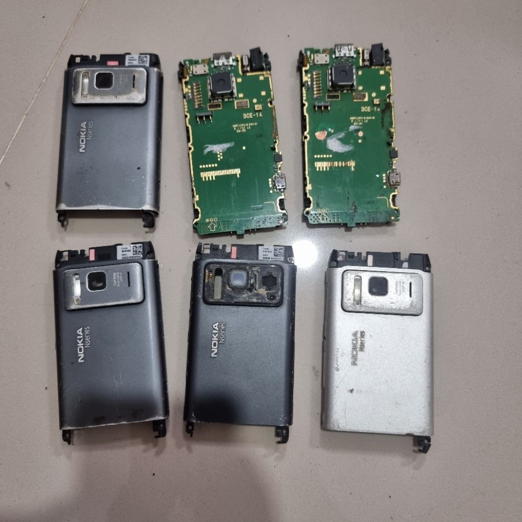 PART NOKIA N8 , MESIN 2 PCS, BACK KESING 4 PCS
