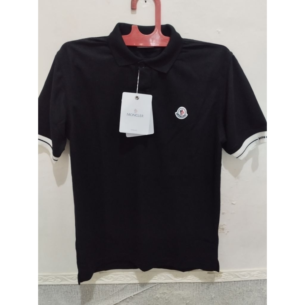 polo moncler hitam