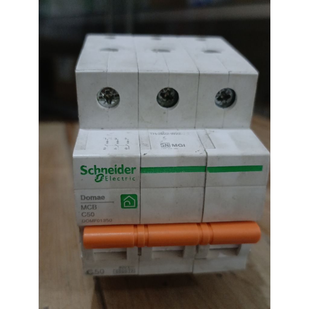 MCB SCHNEIDER DOMAE 3P C50A