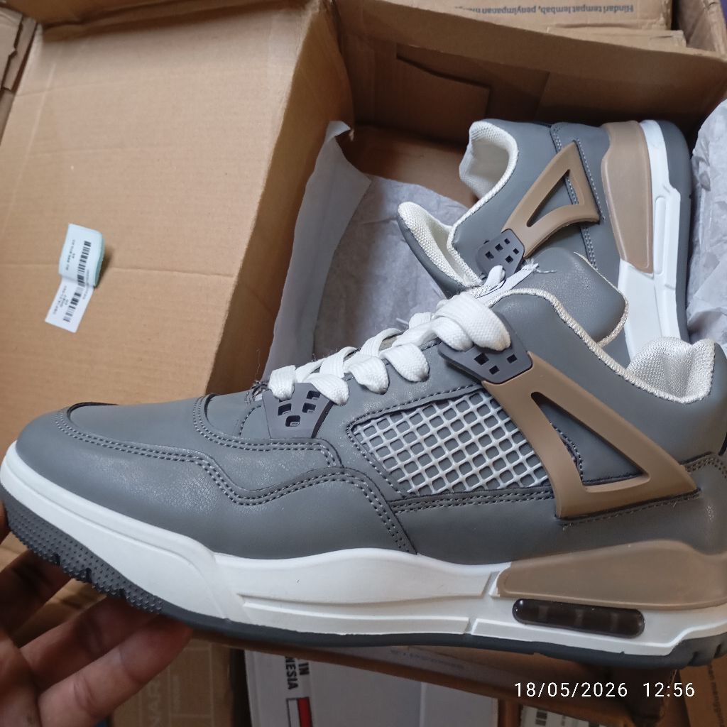 sepatu sport casual declan size 40