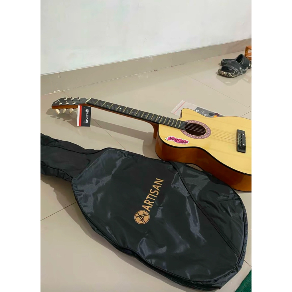 Second Gitar Artisan (gutar akustik)