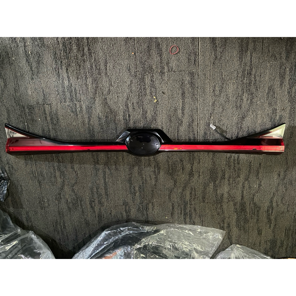 lampu bagasi avanza veloz 2022 trunklid