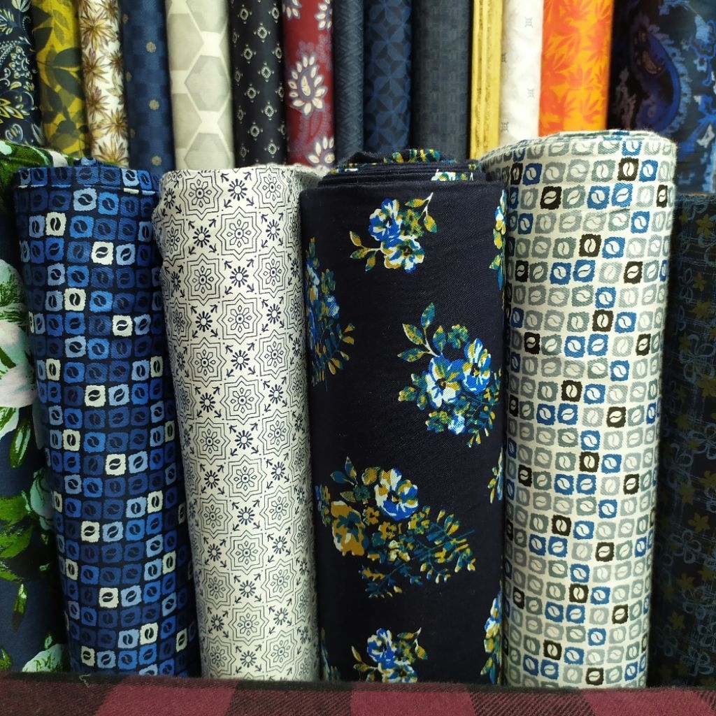 Kain katun kemeja motif Abstrak / Kain katun Italy motif per 25 cm