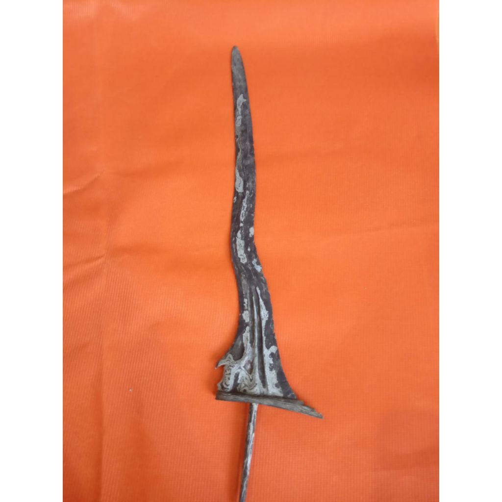 keris jangkung.
