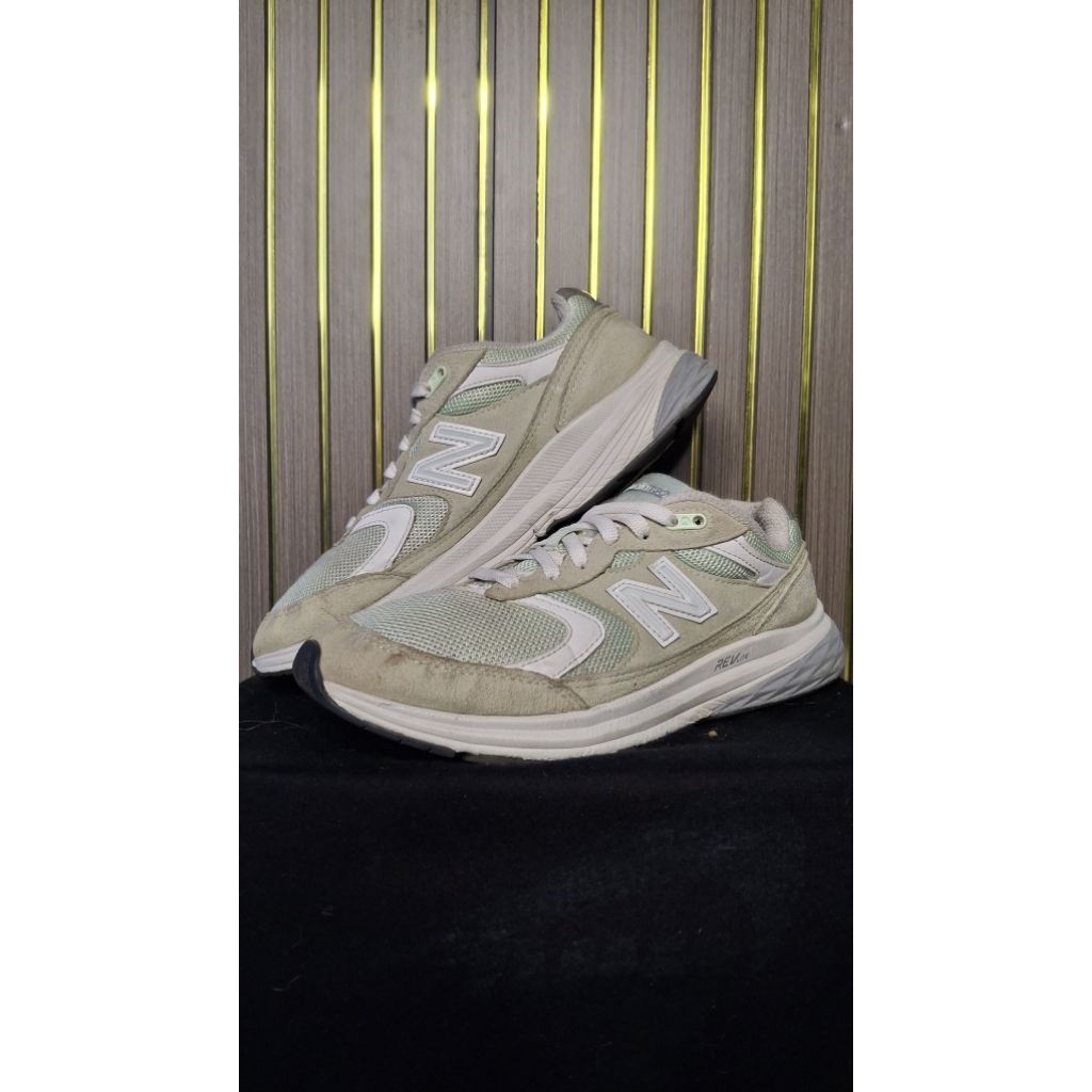 NB 880