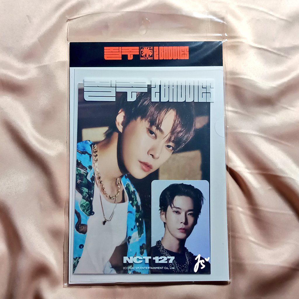 [Unsealed] NCT 127 Doyoung 2 Baddies Hologram Postcard Set