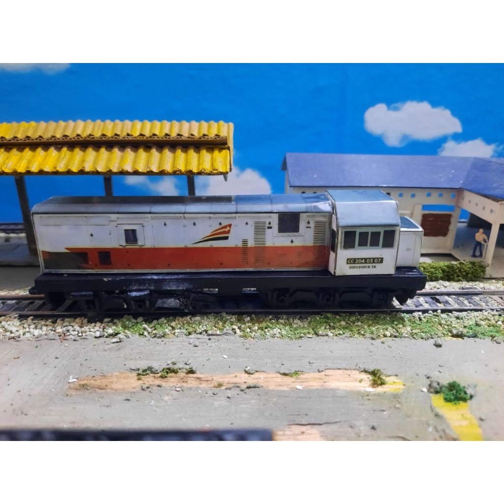 [Bermesin] Locomotif CC204
