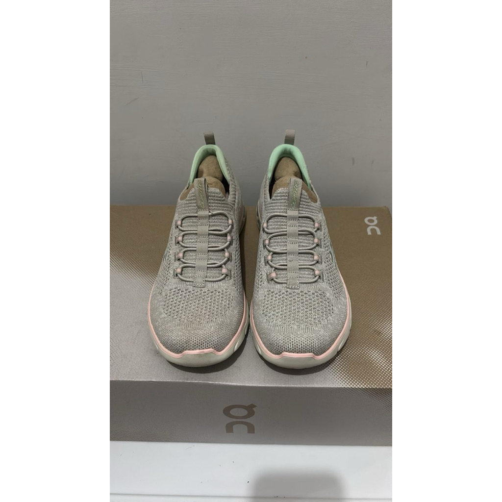 Sepatu Slip On Wanita Skechers Relaxed Fit
