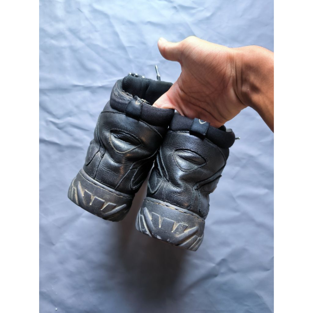 Oakley hiking boots