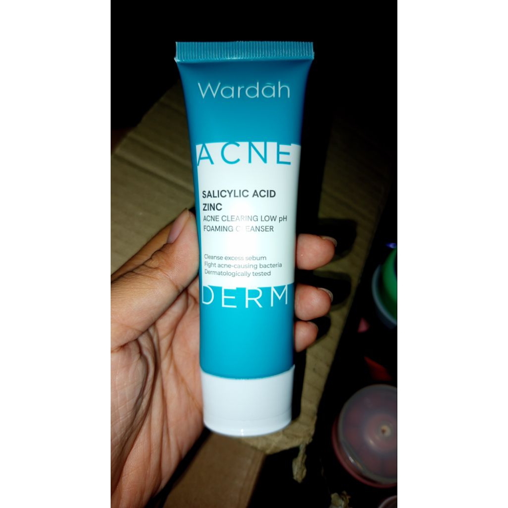 Preeloved Wardah Facial Wash Acnederm
