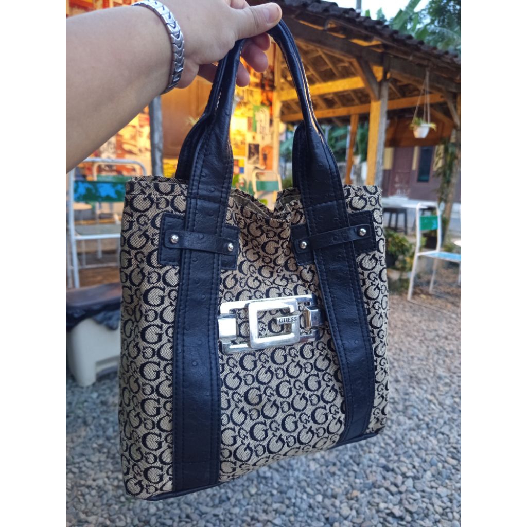 Vintage Guess Monogram ToteY2K Mob Wife Core second ori