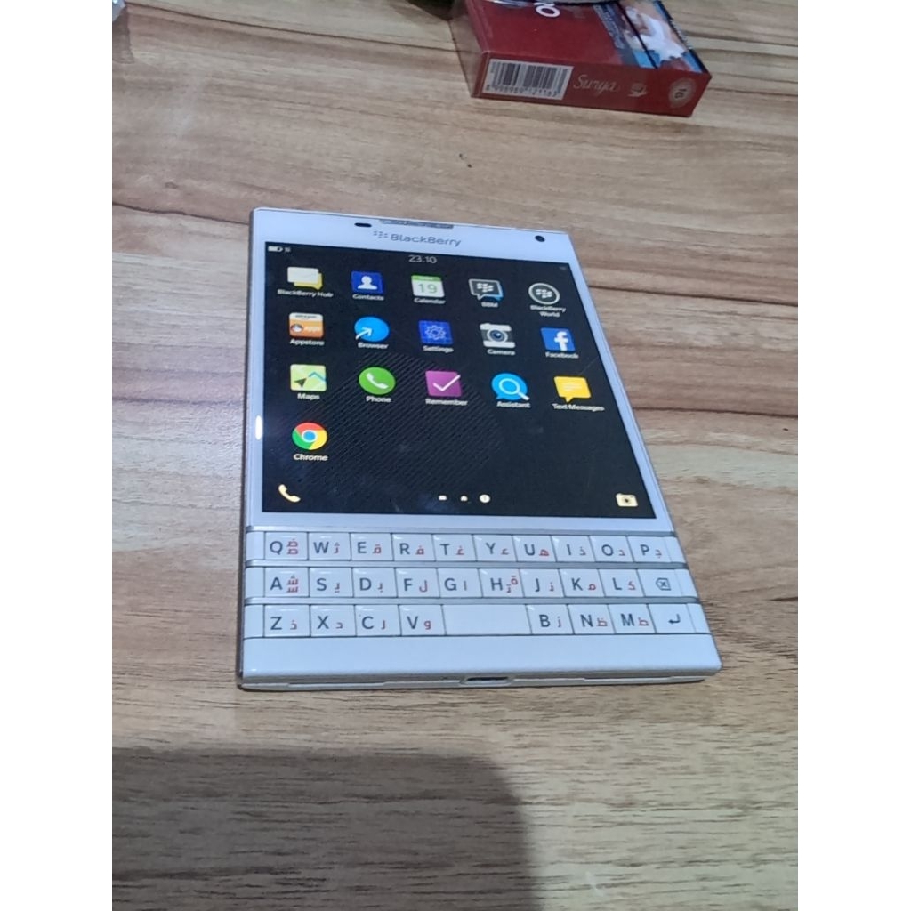 Blackberry  Passport White Edition, Rare Item, BB OS Original,  Semua Fungsi Normal
