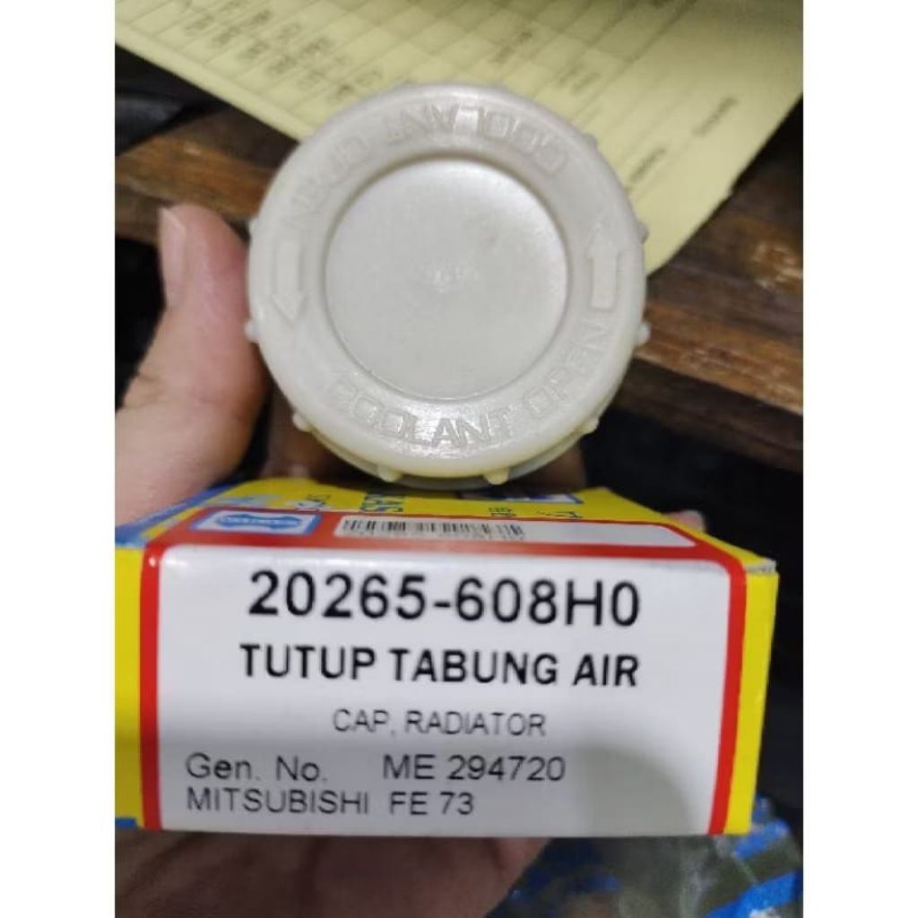 tutup tabung air radiator canter