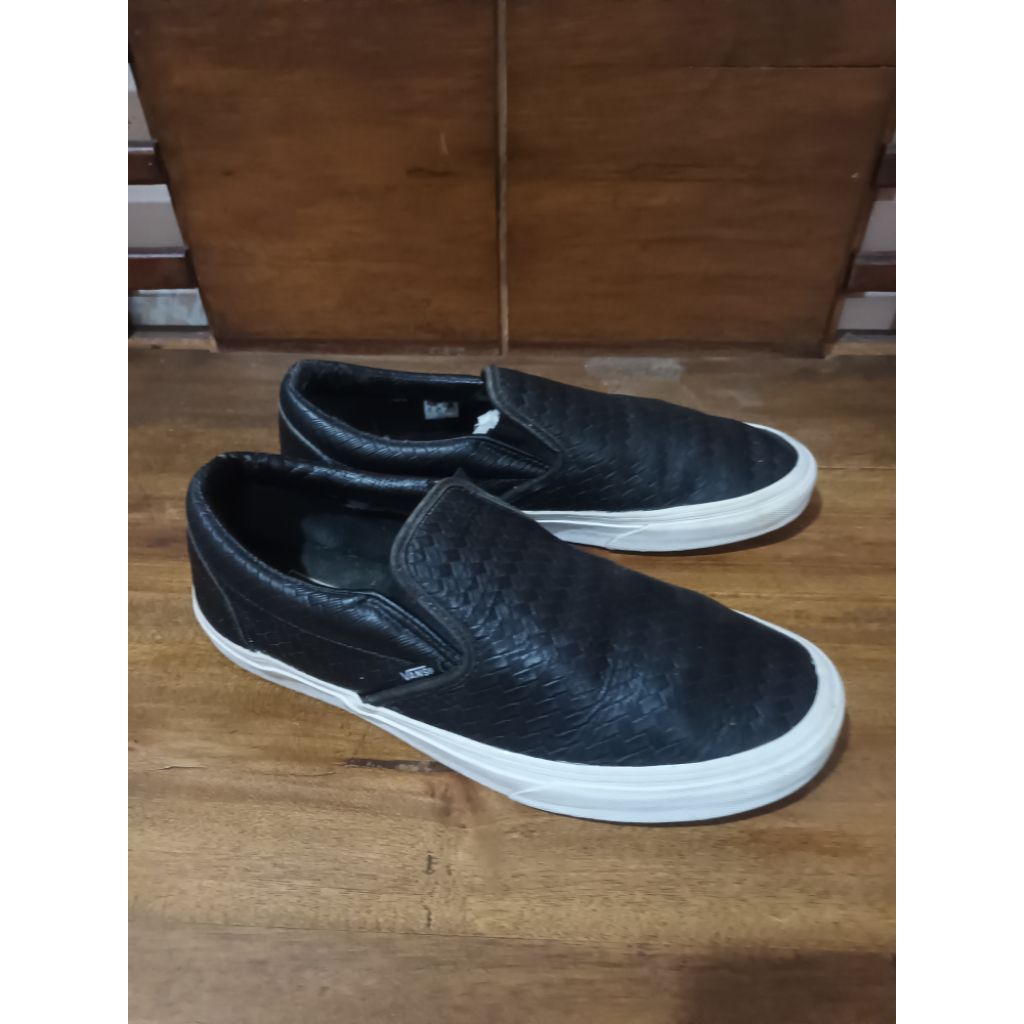 PRELOVED-Vans Classic Leather SlipOn Size43