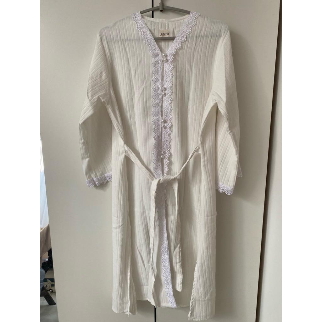 preloved one set baju tunik jelena raya series broken white