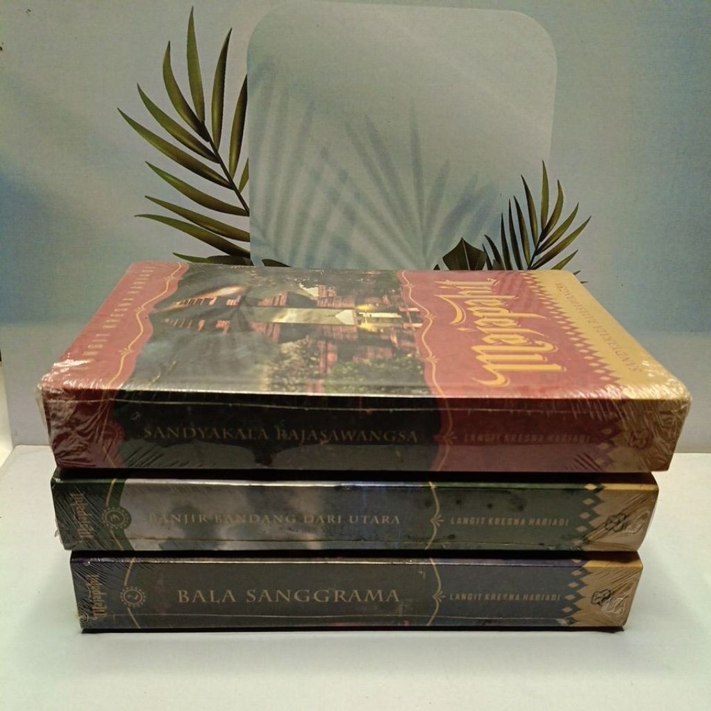 Novel Majapahit Karya Full set 1-3 karya langit Kresna hariadi set ke 3
