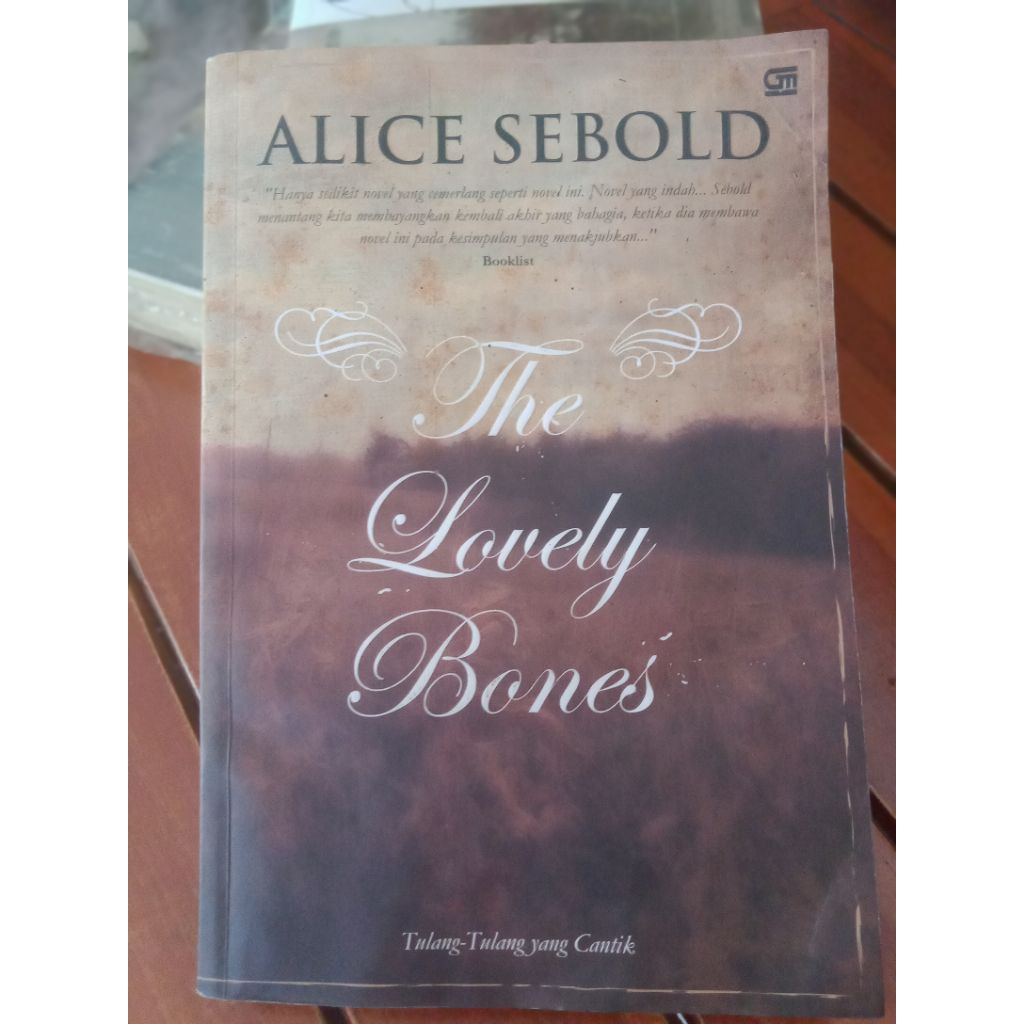 NOVEL THE LOVELY BONES - ALICE SEBOLD