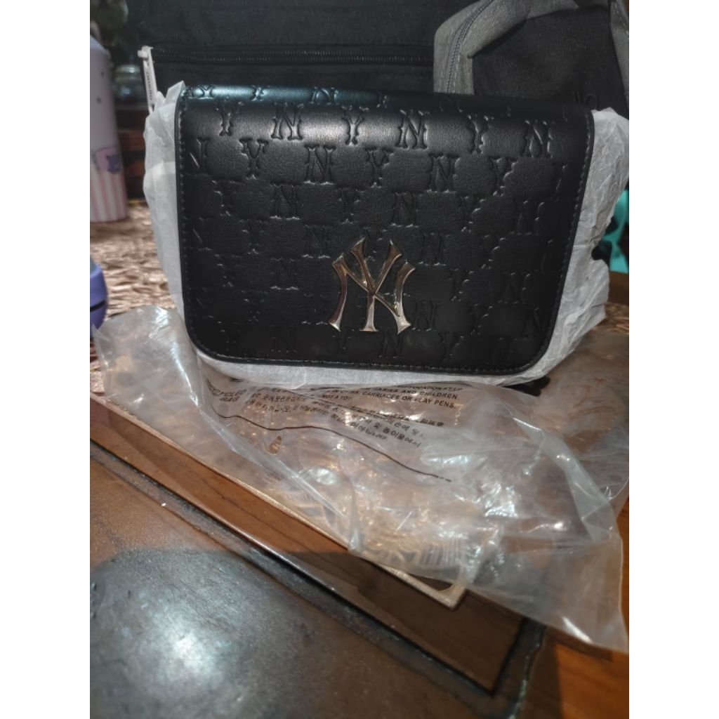 Tas Selempang MLB