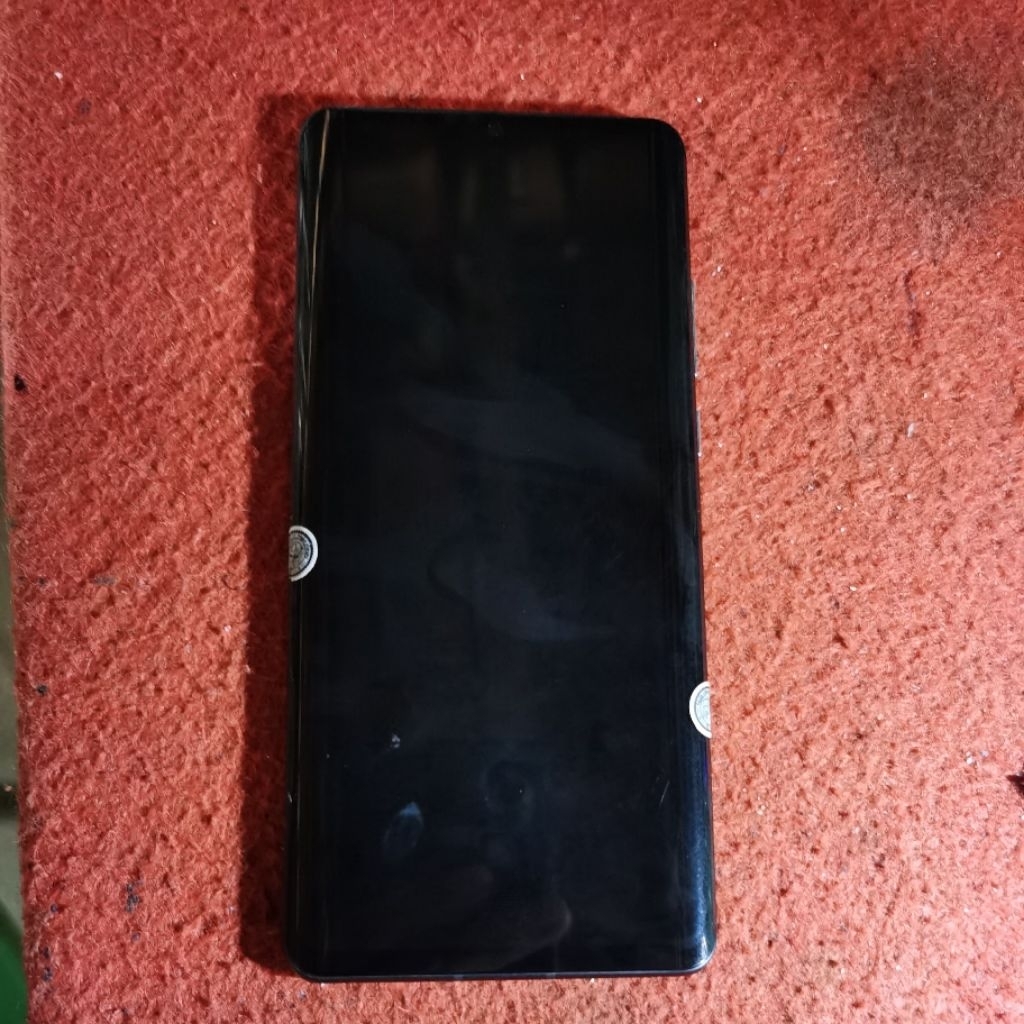 lcd ori cbutan huawei p30 pro minus ada tompel hitam. ditail dll cek deskripsi.