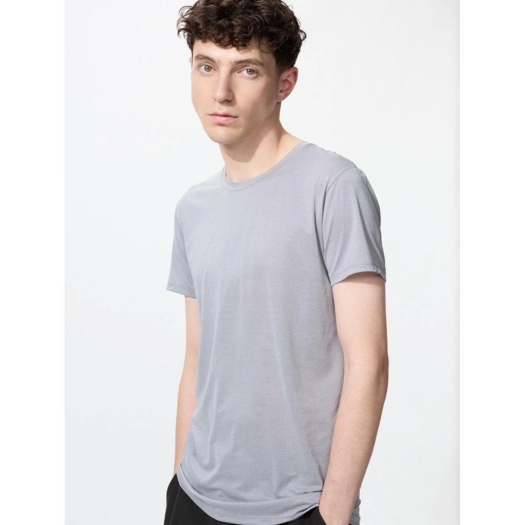 Kaos Daleman Uniqlo airsm