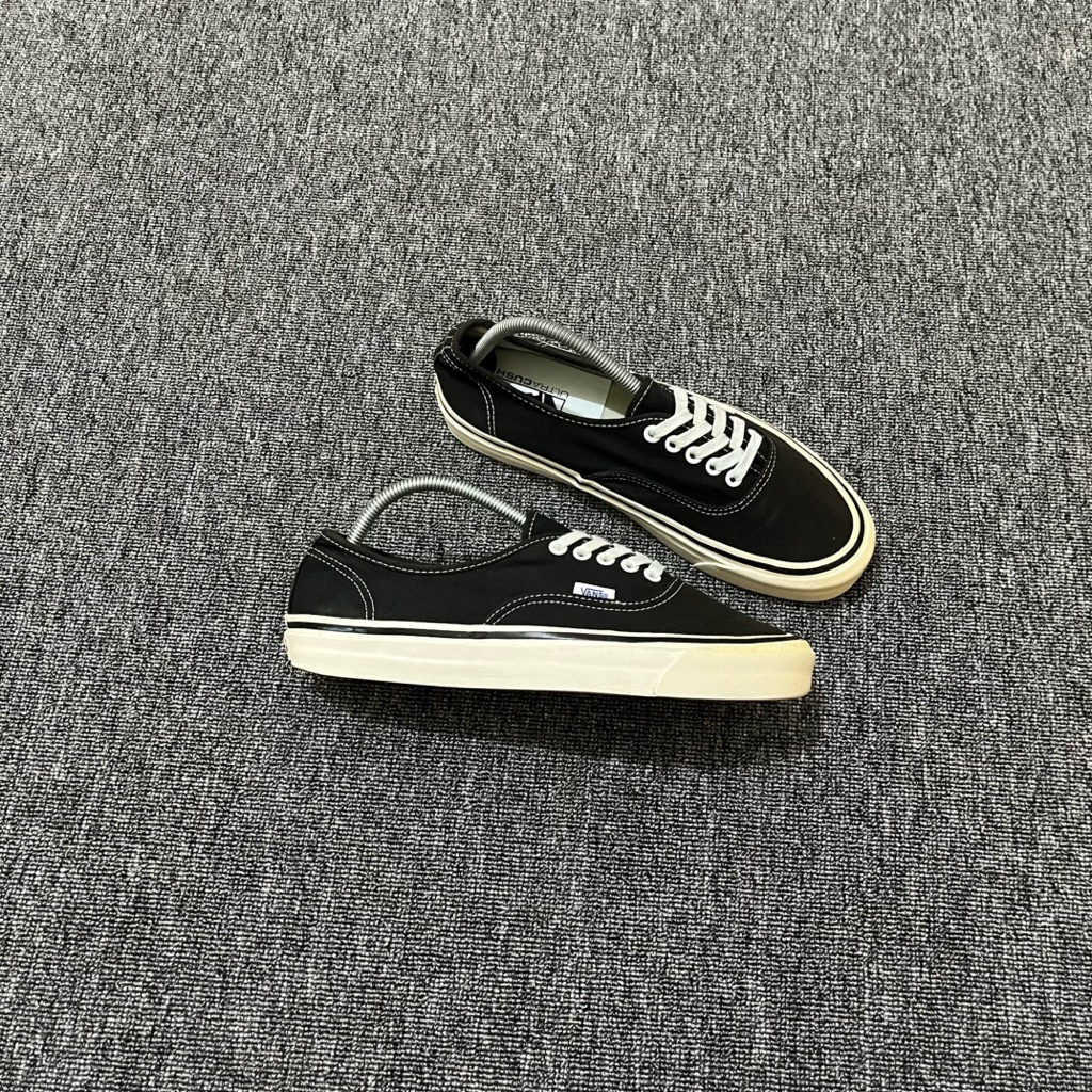 vans authentic 44dx anaheim black white
