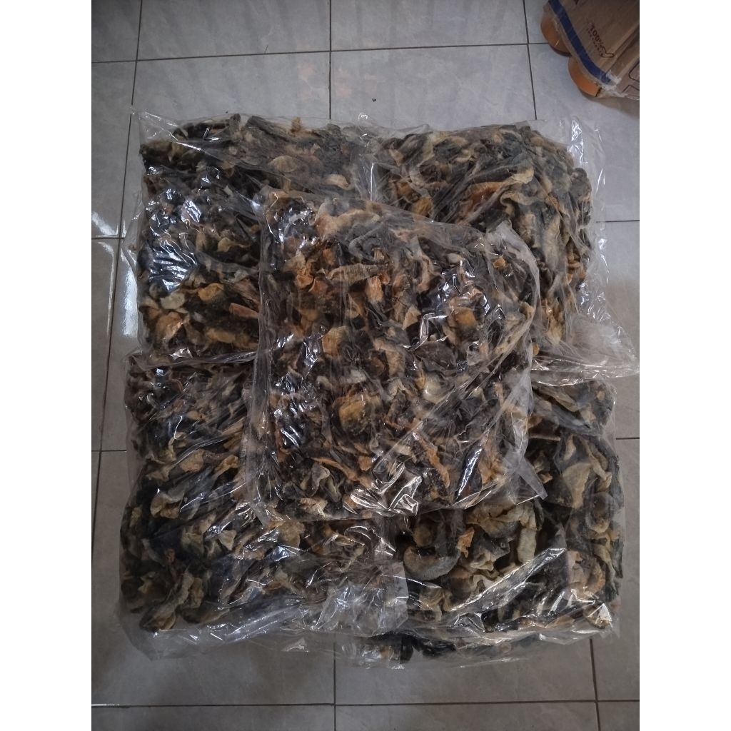 Kerupuk kulit ikan salmon lokal mentah 1kg