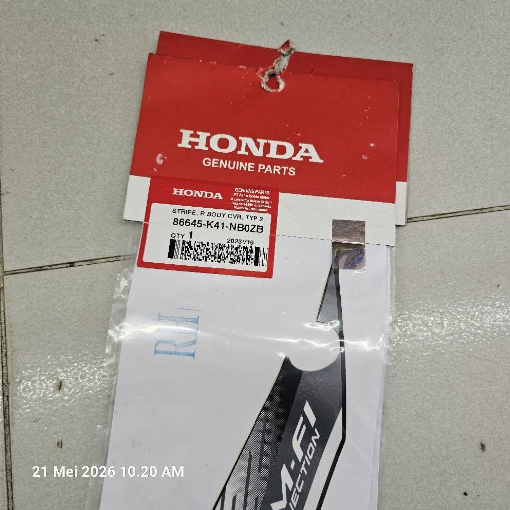 stripe cover body type 2 Supra X125 2022 kanan. 86645-K41-NB0ZB