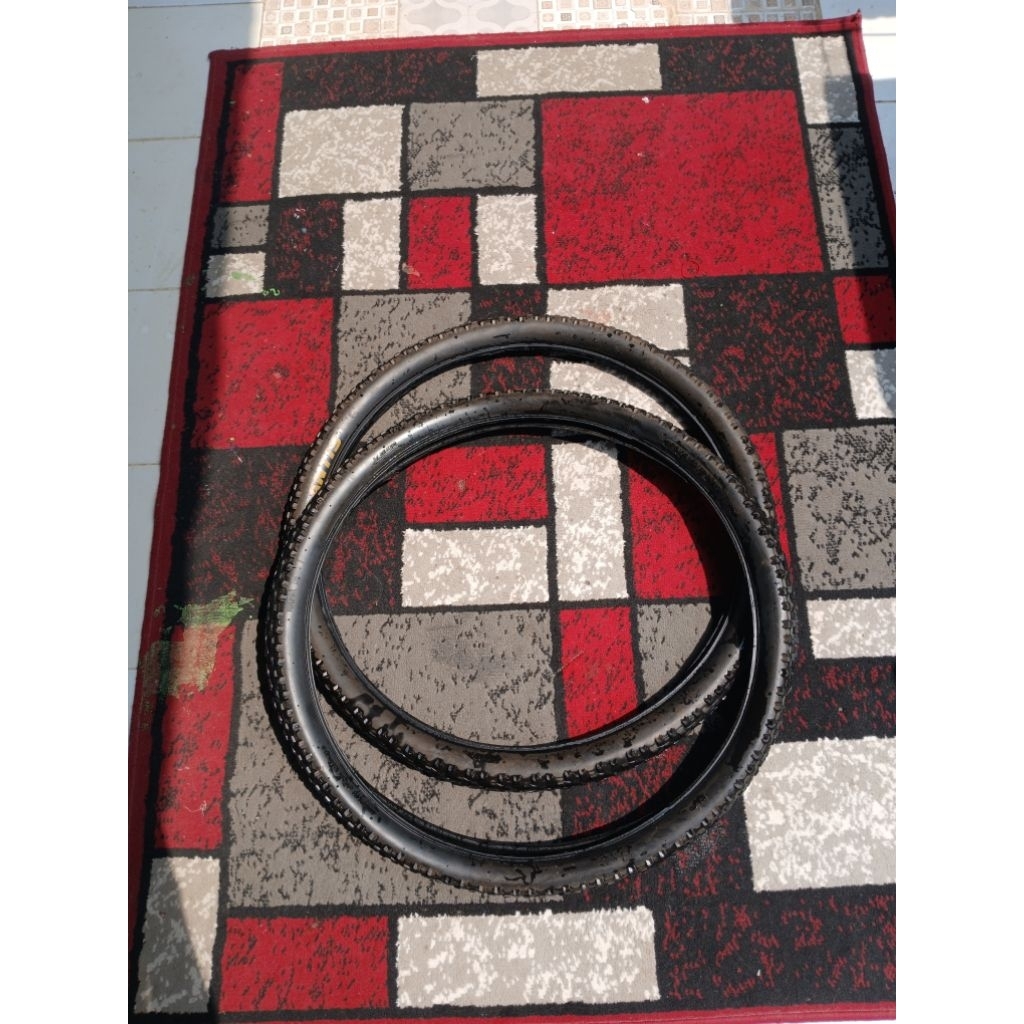 2 Ban luar mtb 27.5x2.125(57-584) bekas pakai