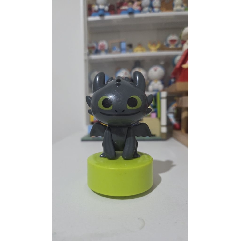 preloved figure toothless how to train your dragon