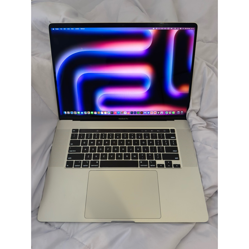MacBook Pro 2019 16" i7/32/512