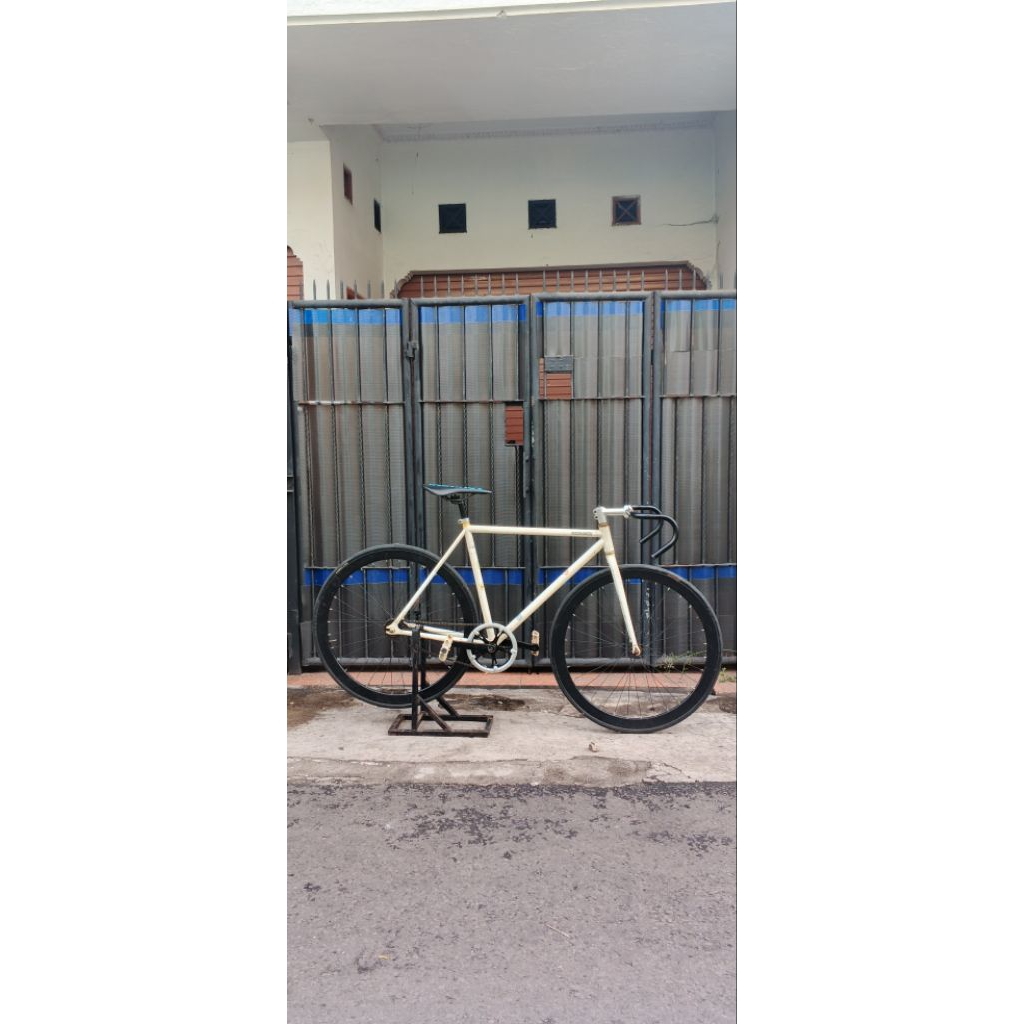 Sepeda Fixie Basic Airwalk