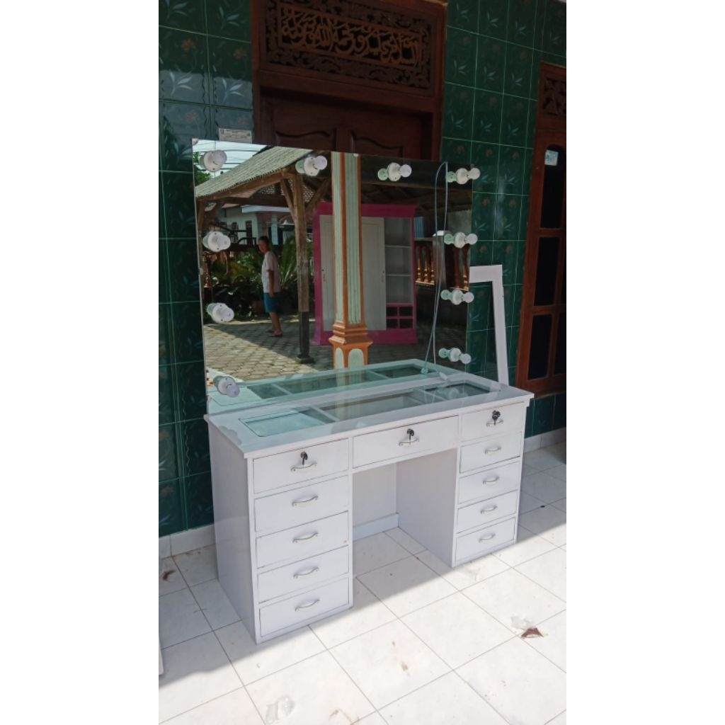 Meja Rias Putih Kayu Jati Moderen