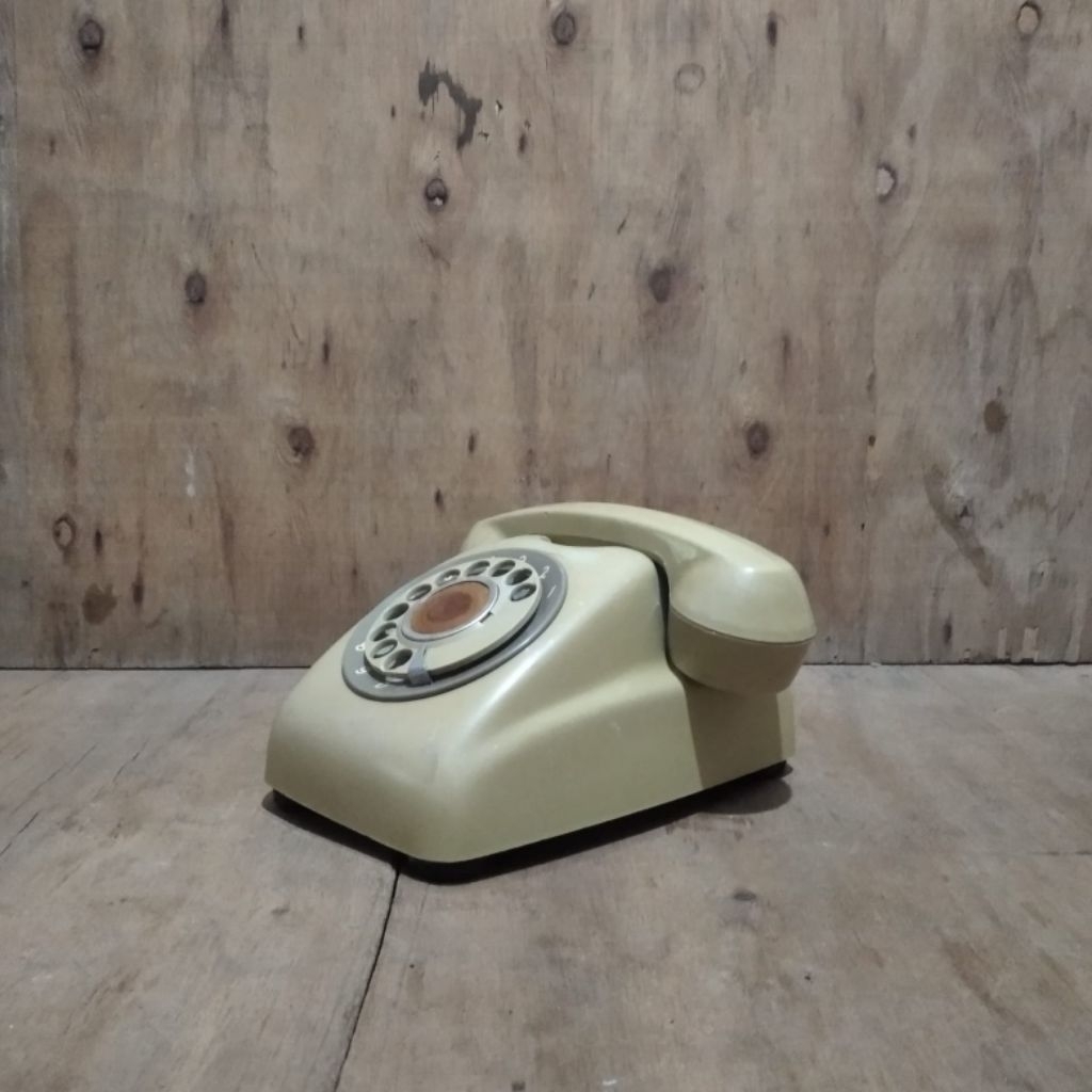 Telepon rumah telepon putar jadul antik vintage lawas kuno