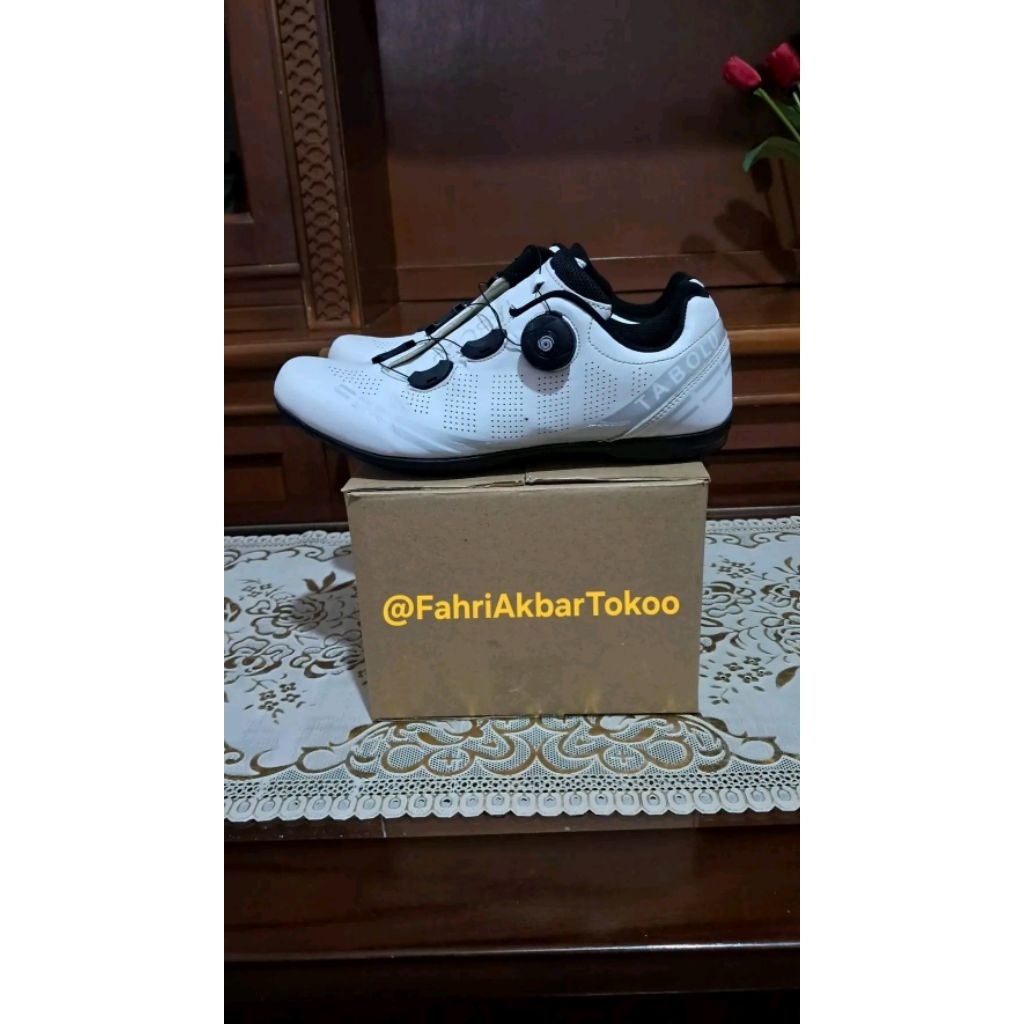 Sepatu Cycling TABOLU White Size 42