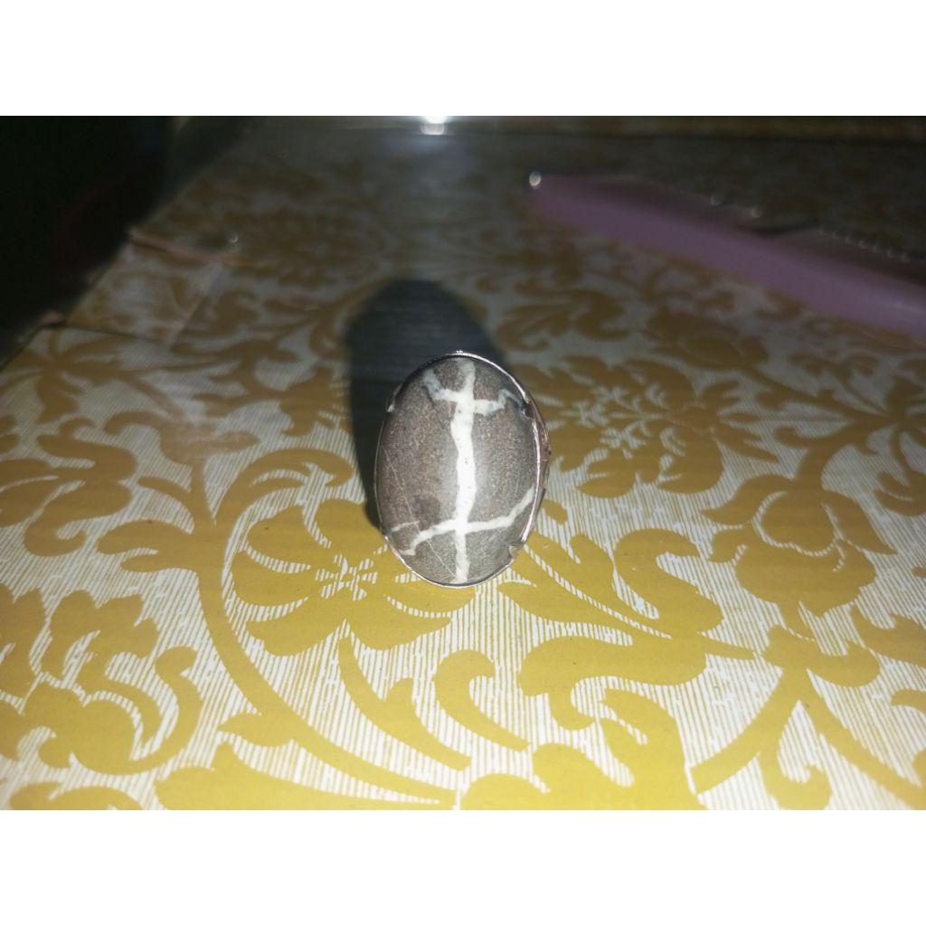 Batu Doble Tapak jalak motif cicak