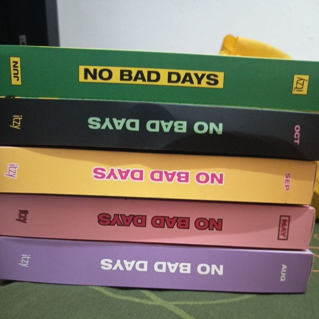 Box No Bad Days Itzy (baca deskripsi)