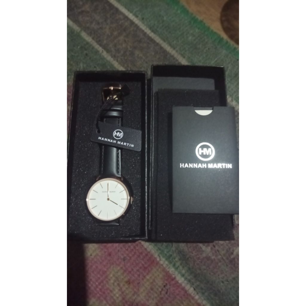 jam tangan hannah martin