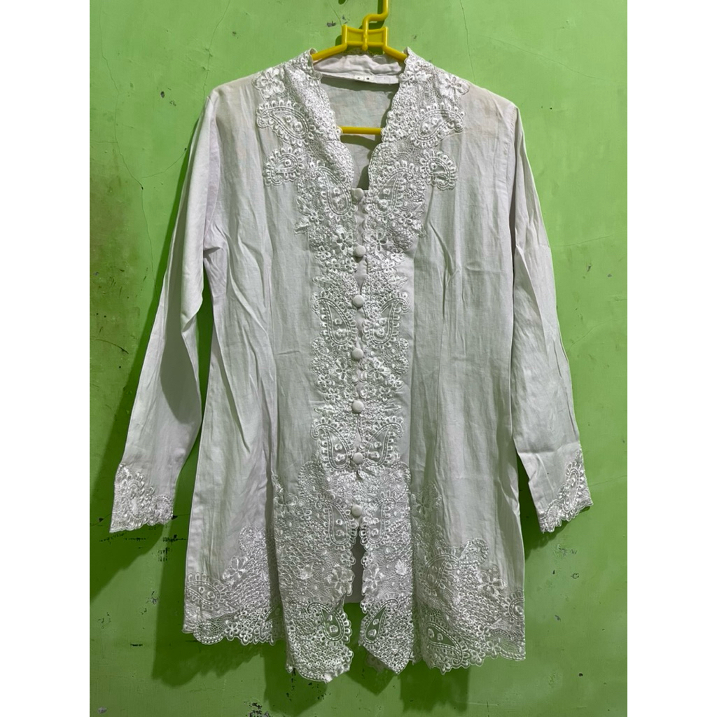 preloved kebaya putih dahlia