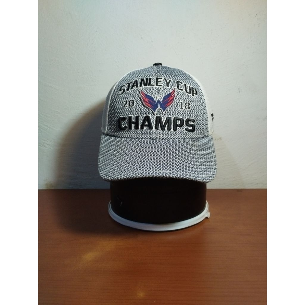Topi Trucker Stanley Champions NHL x Fanatics