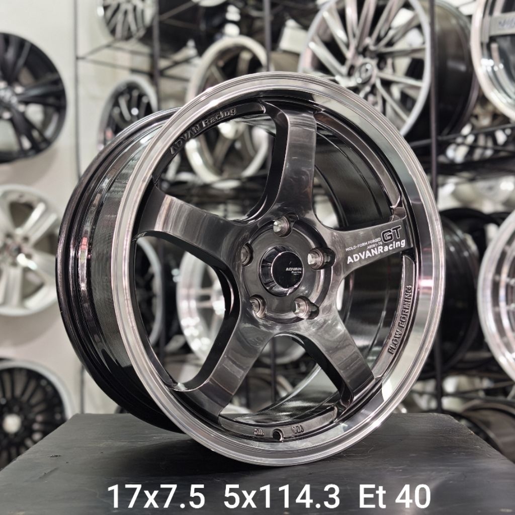 Velg Advan Gt R17 Pcd 5x114.3 Lebar 7.5 Et 40