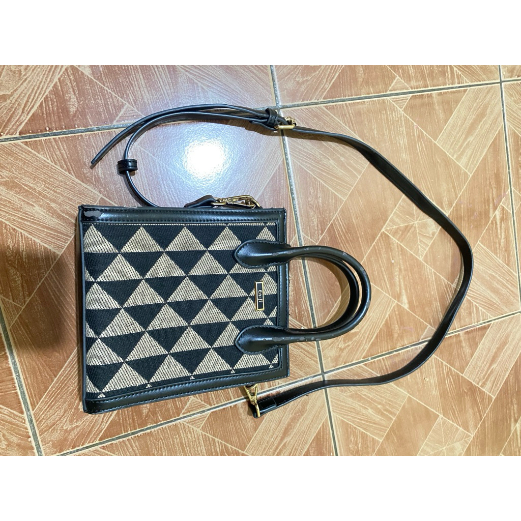 enji tas selempang