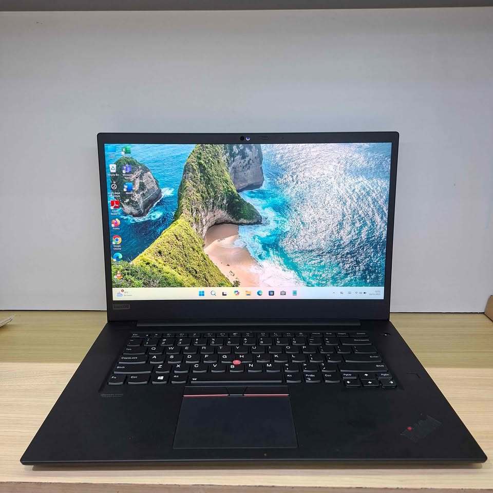 Lenovo Thinkpad Extreme G3 Intel Core i7-10850H RAM 16GB SSD 256GB Win 11 Pro 64 Bit Original