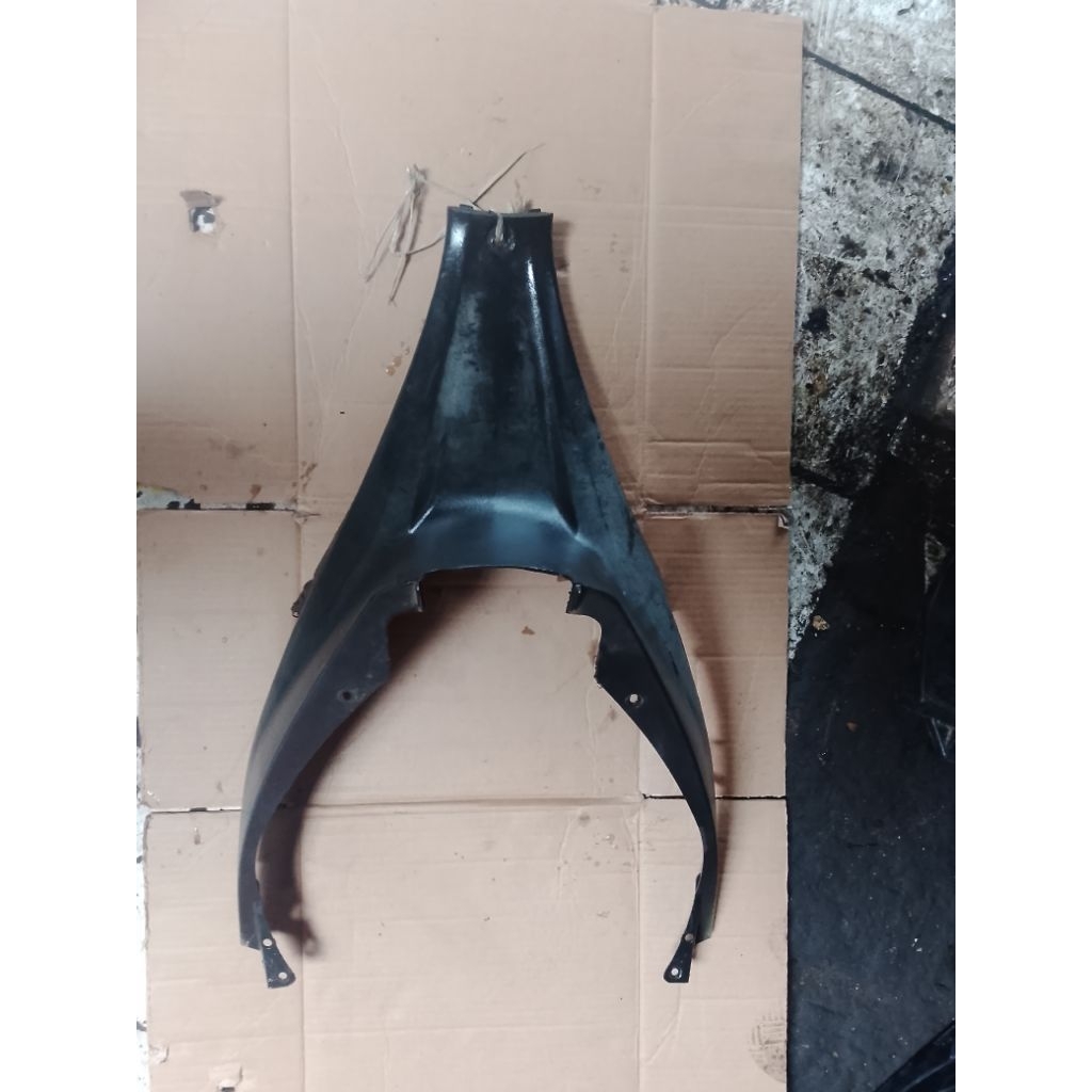 cover mesin bawah jok/tutup mesin Suzuki skywave