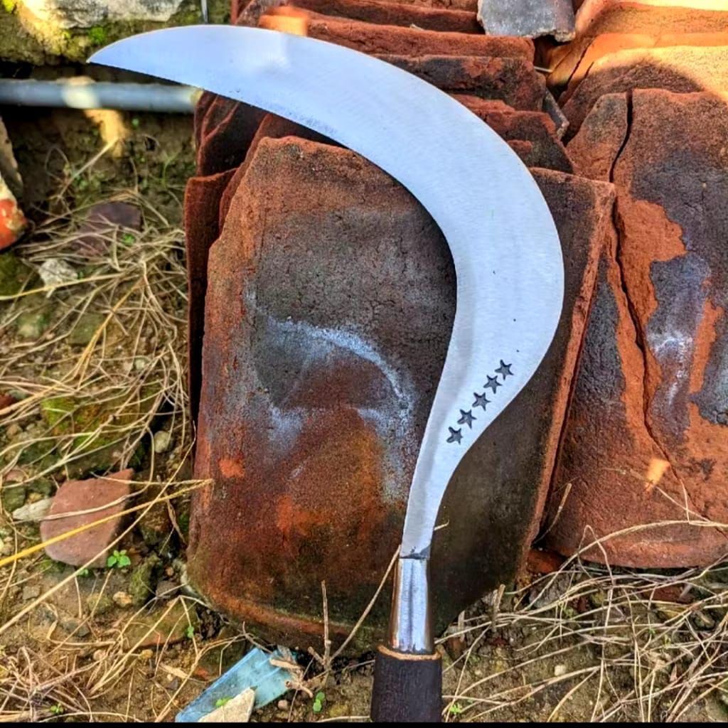 Arit/sabit rumput bintang5 terbuat dari bahan baja khas Madura