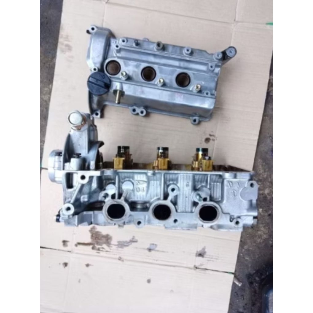 Blok silinder head /Deksel+Tutup klep mobil Daihatsu Xenia 1000cc non vvti Tahun 2001-2012(Dari Guda