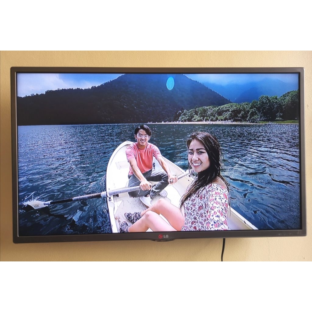 LG Led TV 32 Inch Analog TV FHD (Inc. Packing Kayu)