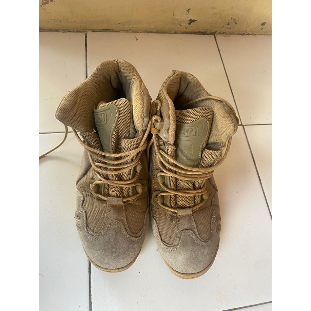 SEPATU TACTICAL MAGNUM CORDURA UKURAN 41 BEKAS